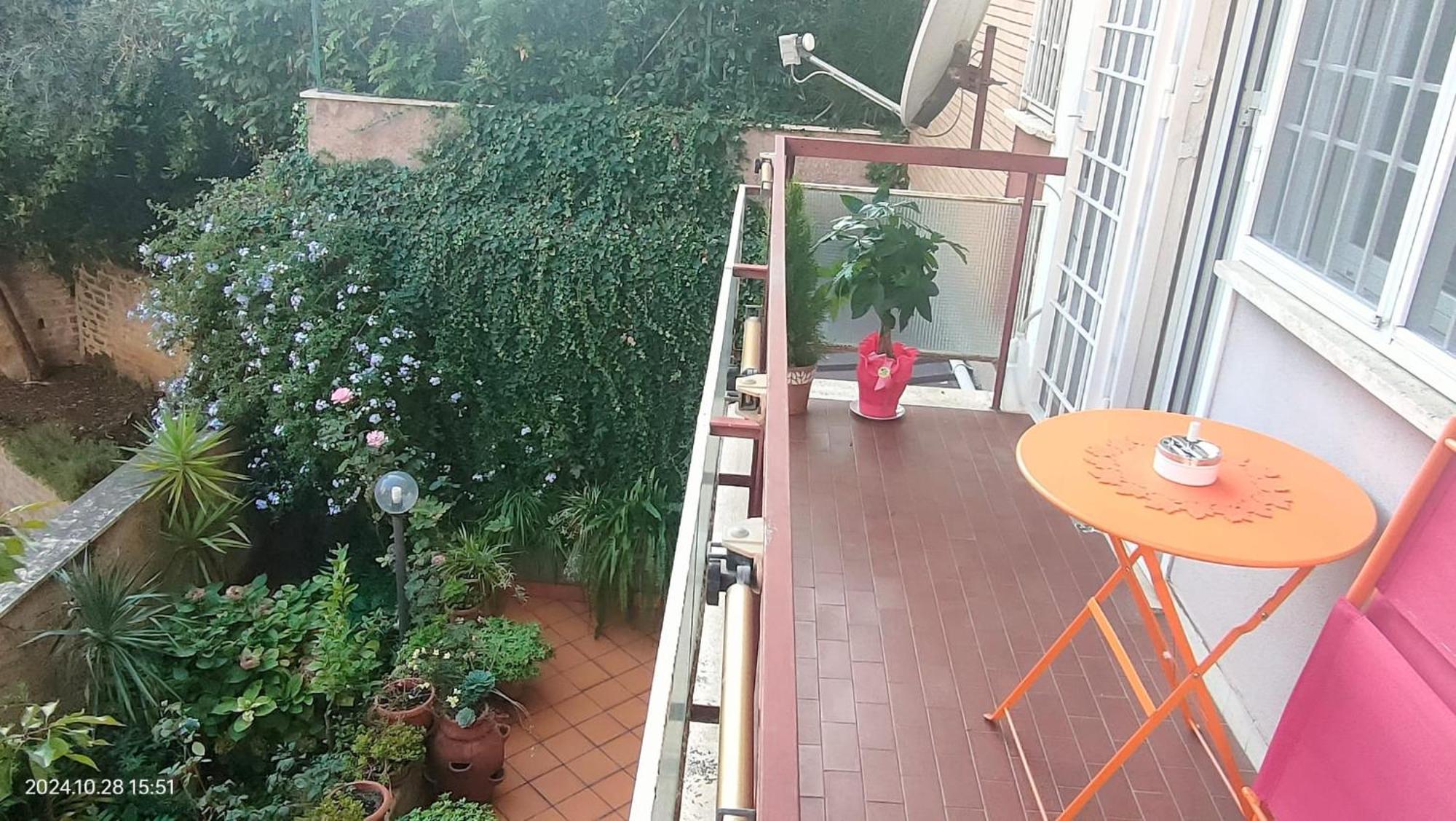 White Living R-Home Rome Extérieur photo